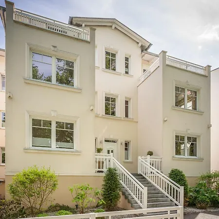 Residenz Warnemuende アパート